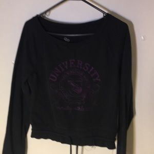 Cropped long sleeve shirt